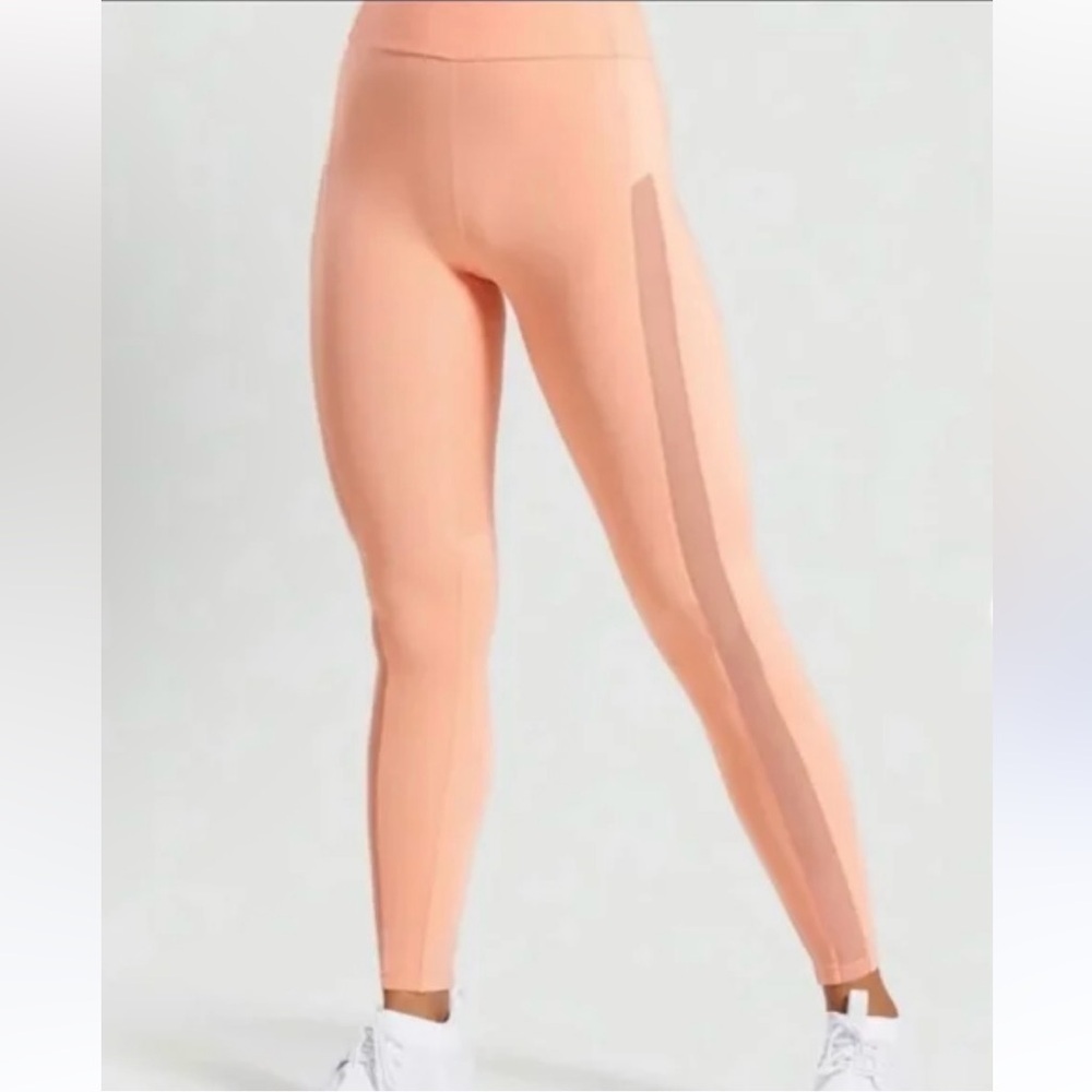 Gymshark Move Leggings - Sour
Bellini Peach Women’s Size Medium mesh insert - Picture 2 of 12